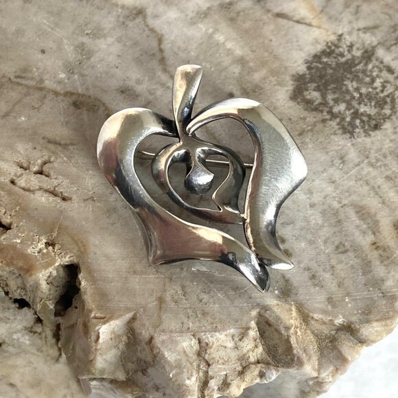 Sterling Silver 925 EHN Modernist Abstract Figural Apple Heart Brooch Pin - Picture 11 of 16